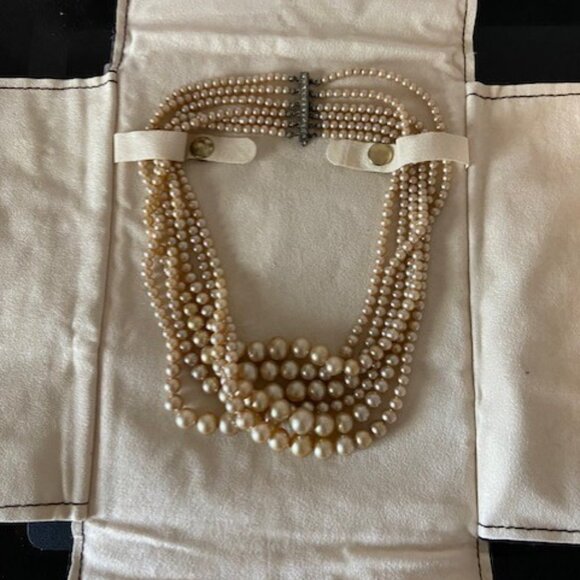 Castlecliff 6 strand faux pearl necklace - Picture 5 of 6